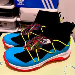 THE North face, US Men Size 7, worn once